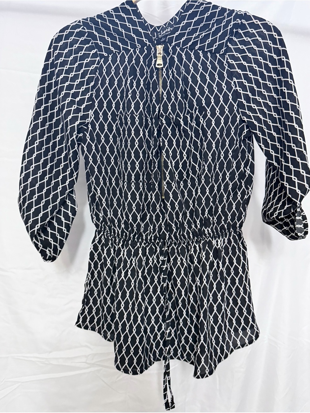 Justify Black and White Geometric Print Peplum Top